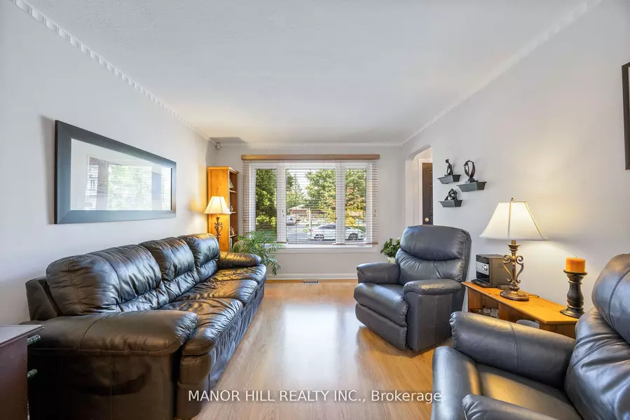 31 Chartwell RD, Toronto W07, ON M8Z 4E9