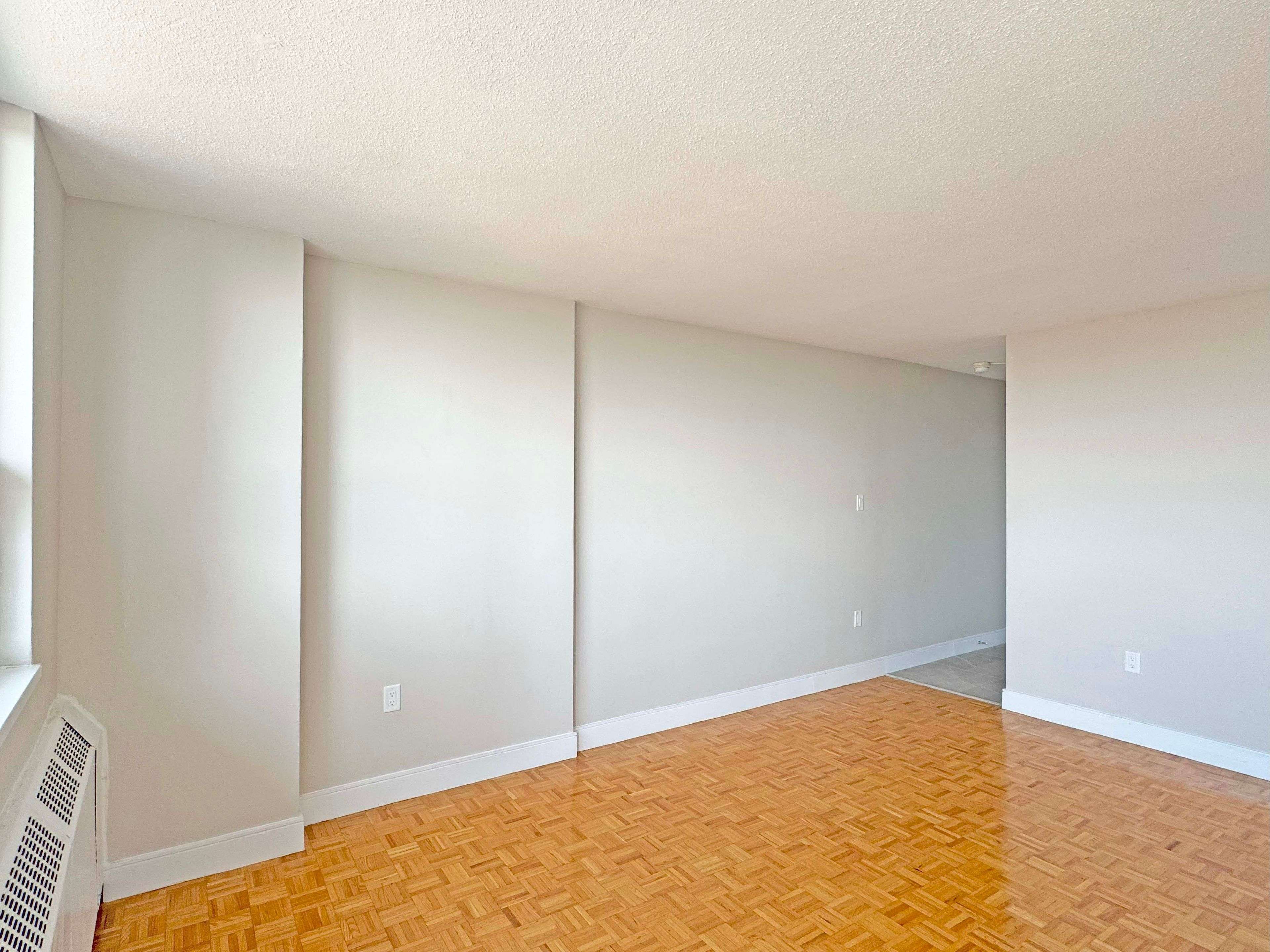 Toronto C03, ON M5P 3L3,1500 Bathurst ST #1401