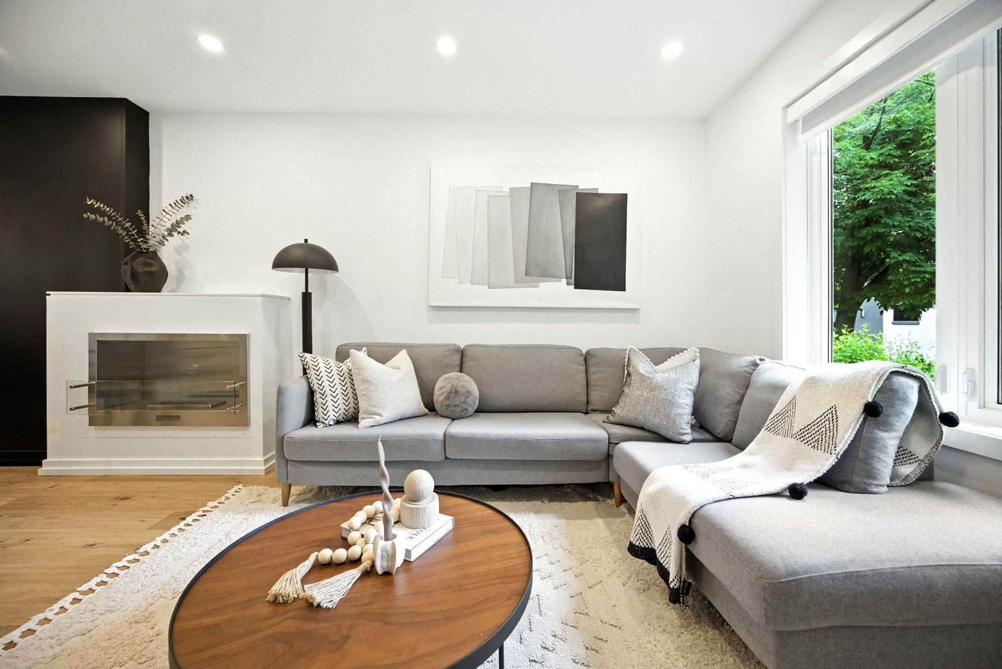 Toronto C03, ON M4R 1E9,276 Roselawn AVE
