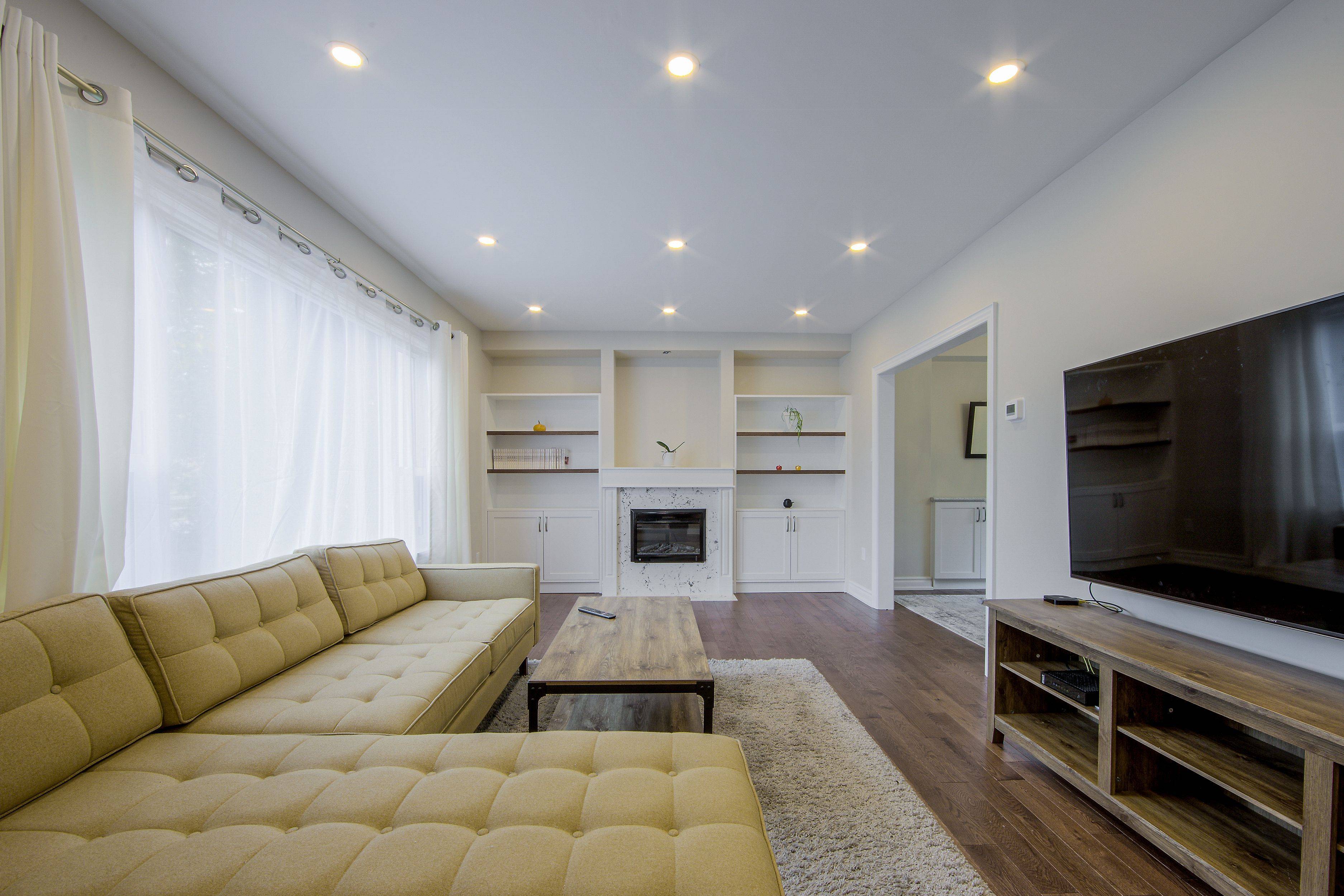 Toronto C07, ON M2R 1K2,137 Yorkview DR