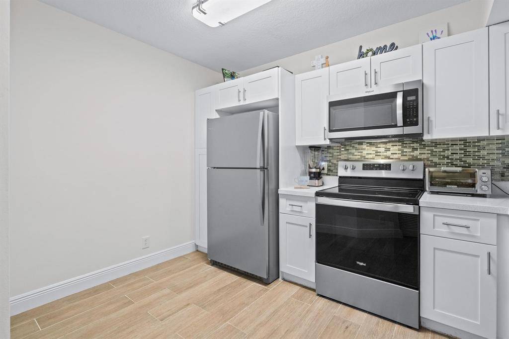 Coral Springs, FL 33067,8851 Wiles Rd #305