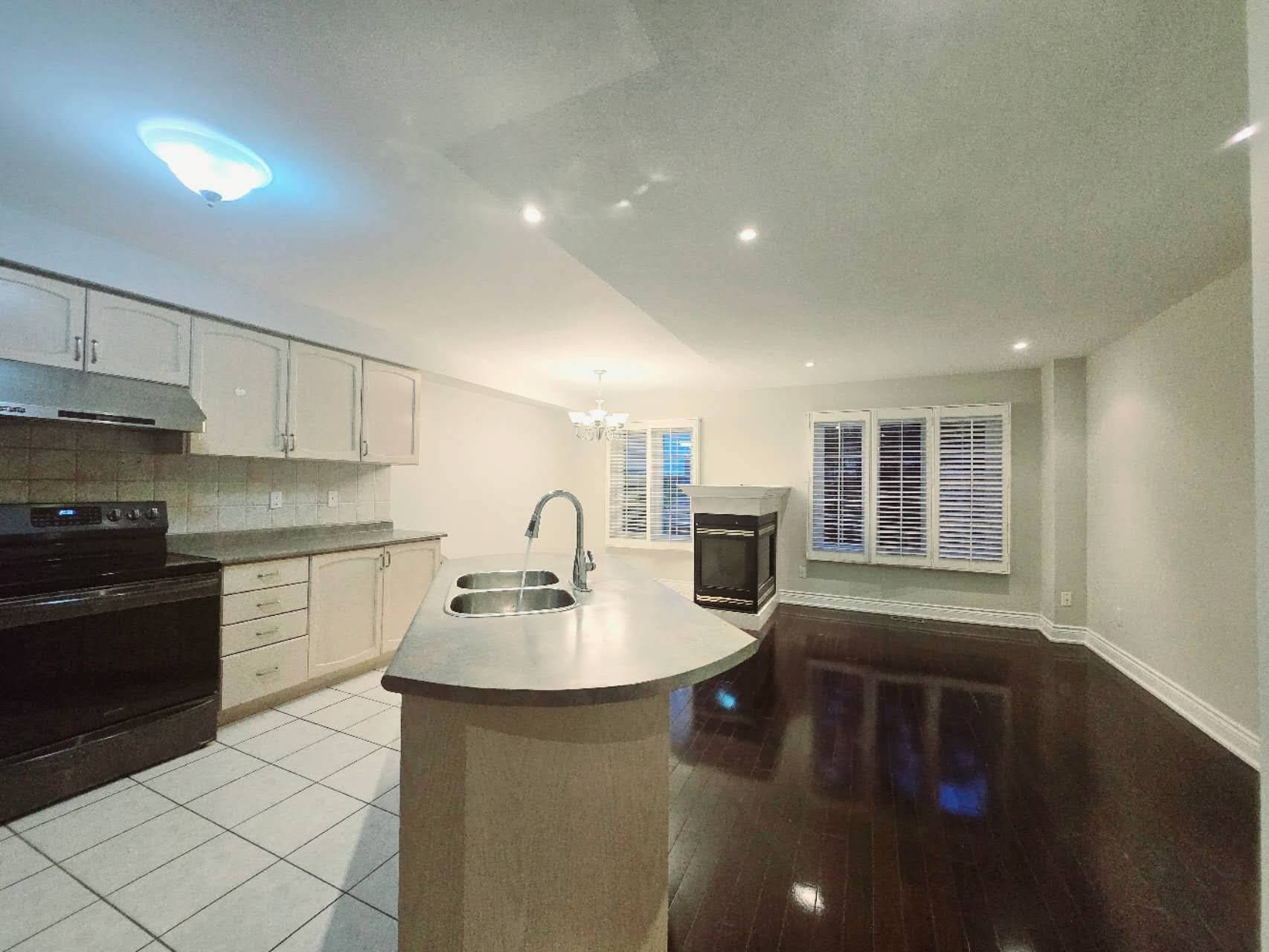 Richmond Hill, ON L4B 4E4,94 Coburg CRES