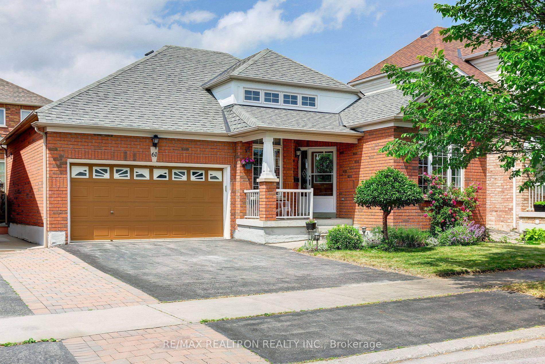 61 Manorwood DR, Markham, ON L6C 2S2