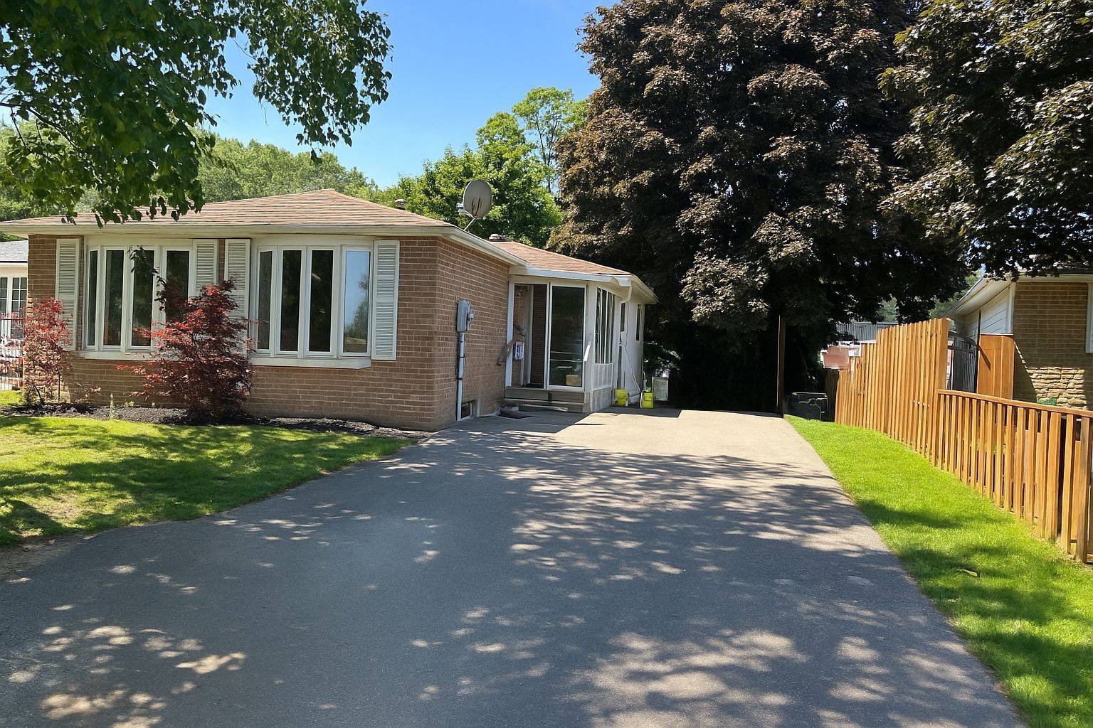1033 Glen Bogie CRES, Midland, ON L4R 4S6
