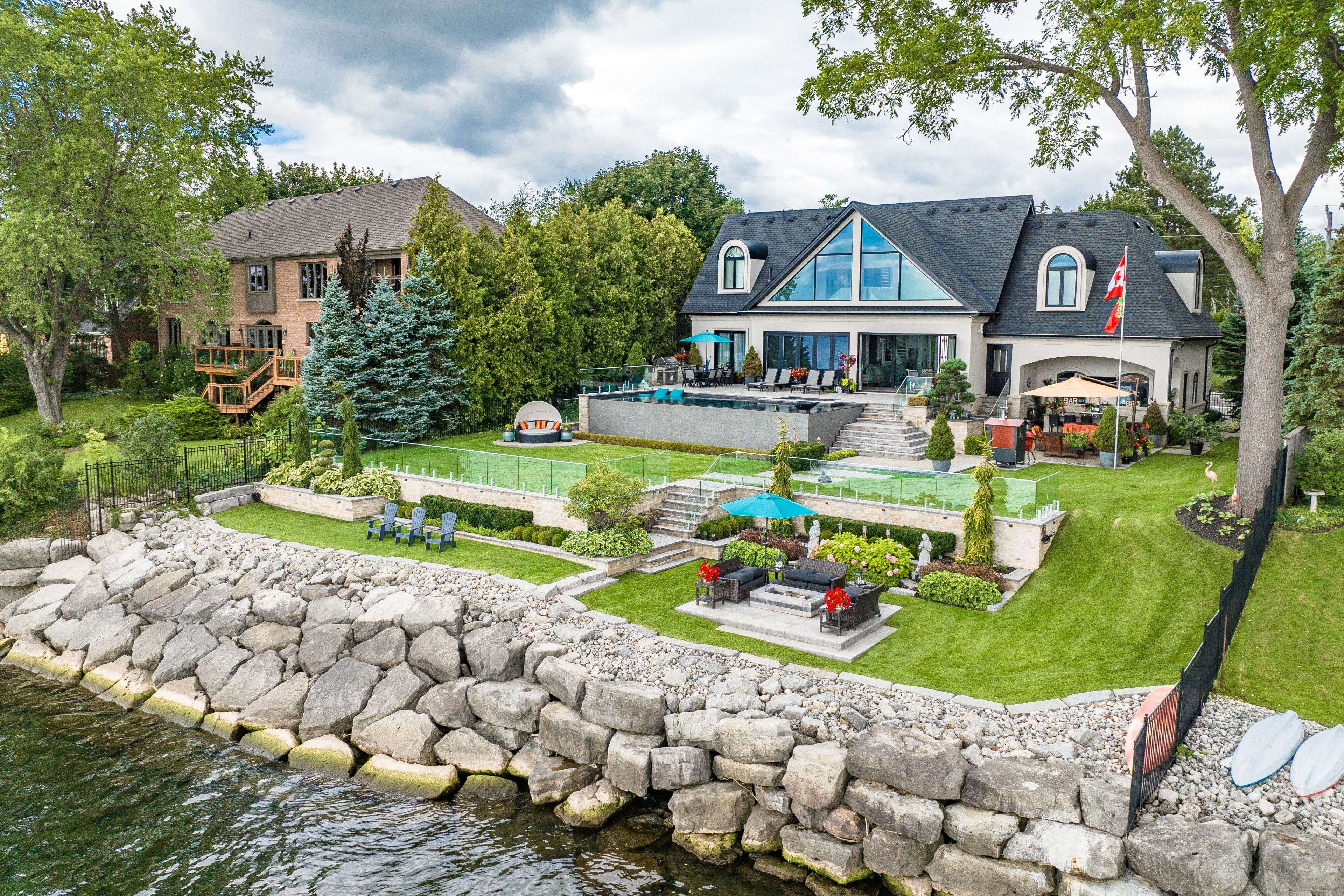 3188 Lakeshore RD, Burlington, ON L7N 1A4
