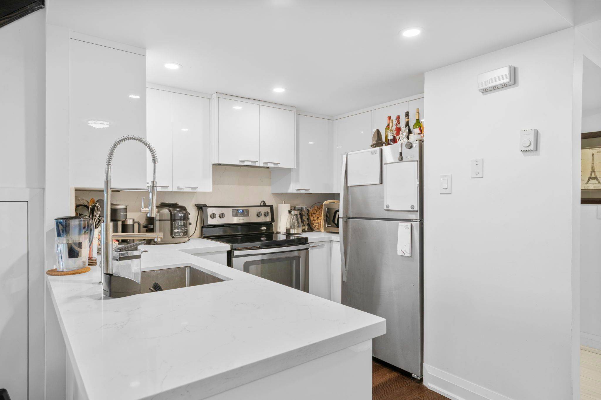 Oakville, ON L6L 6L5,100 Bronte RD #416