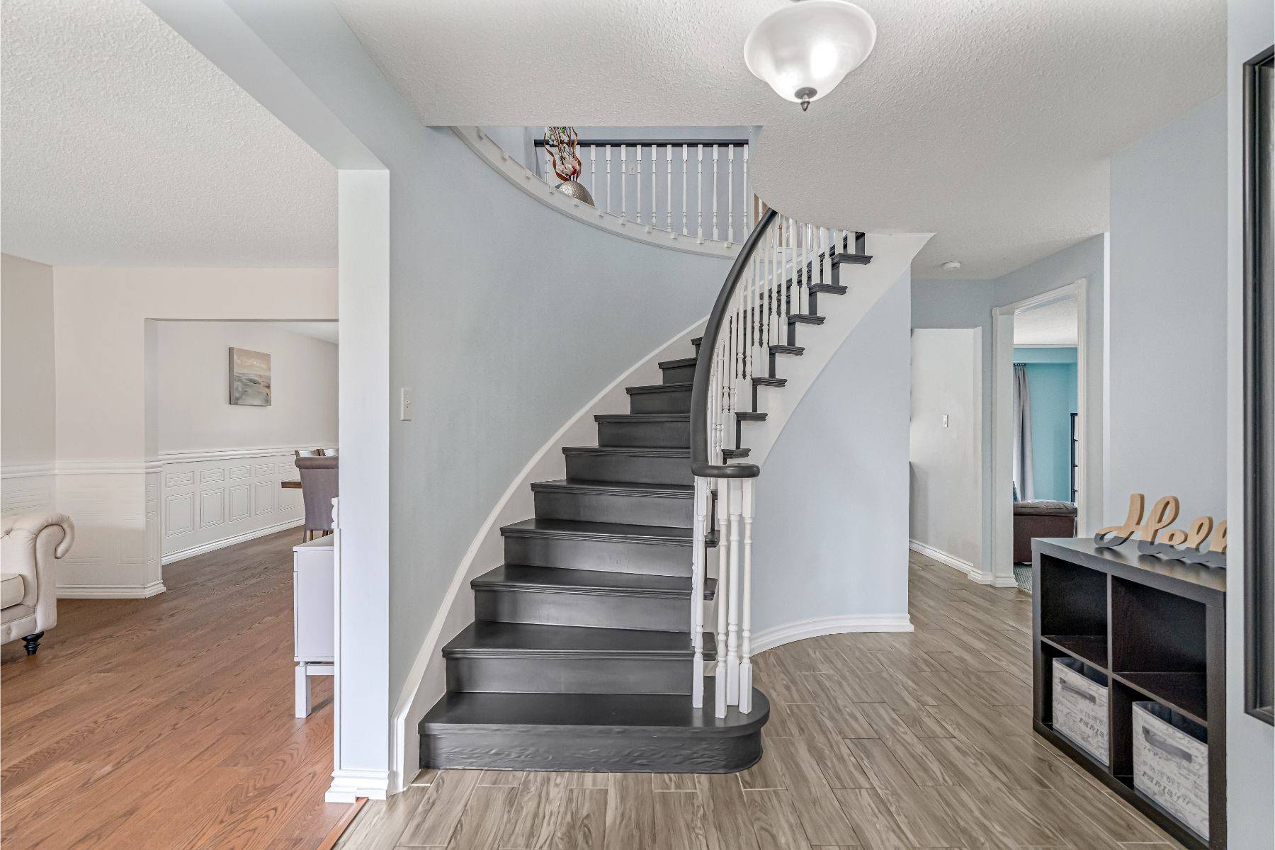 Burlington, ON L7M 2V1,2054 Hunters Wood DR