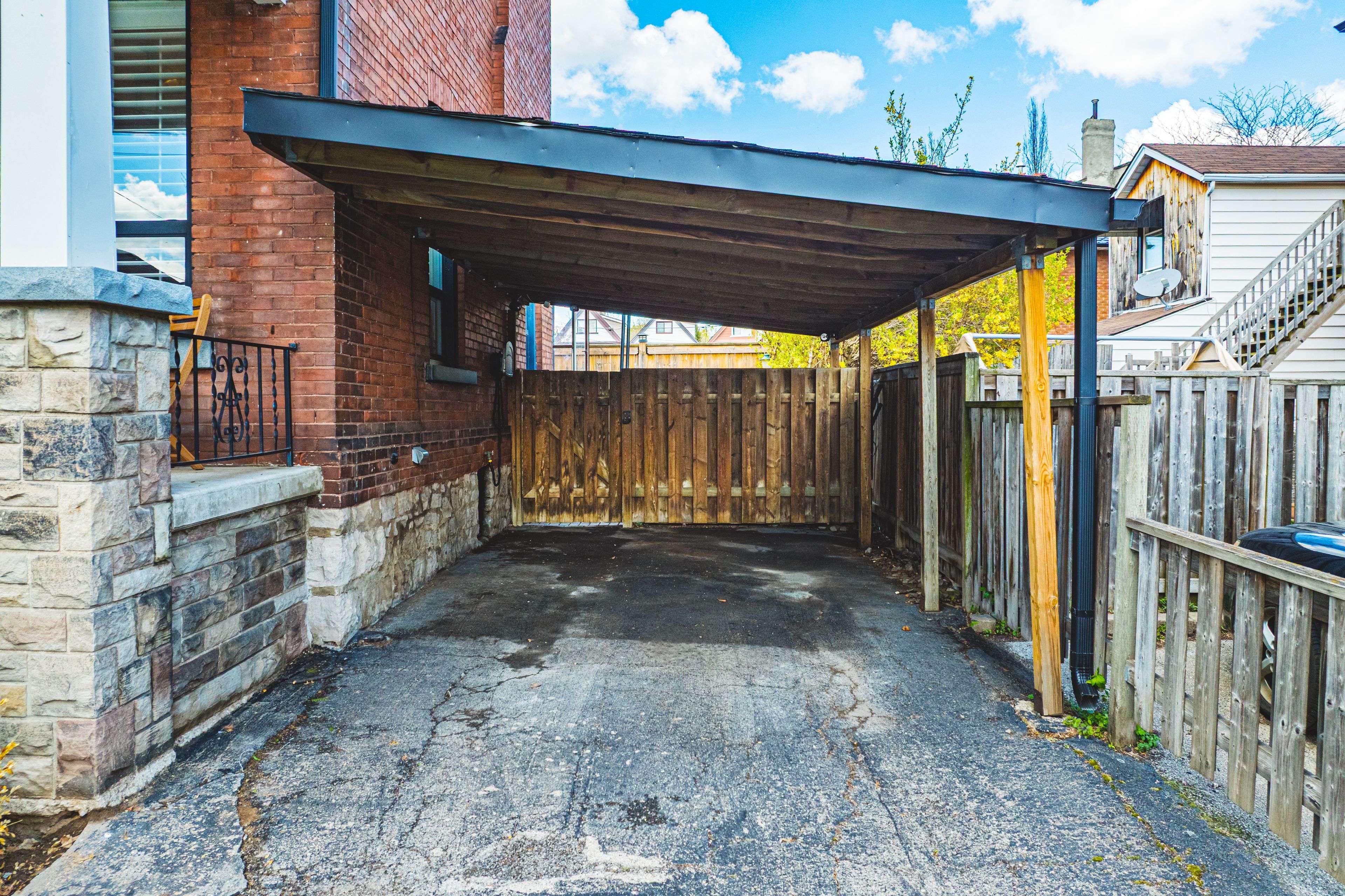 Hamilton, ON L8R 2G7,78 Colbourne ST