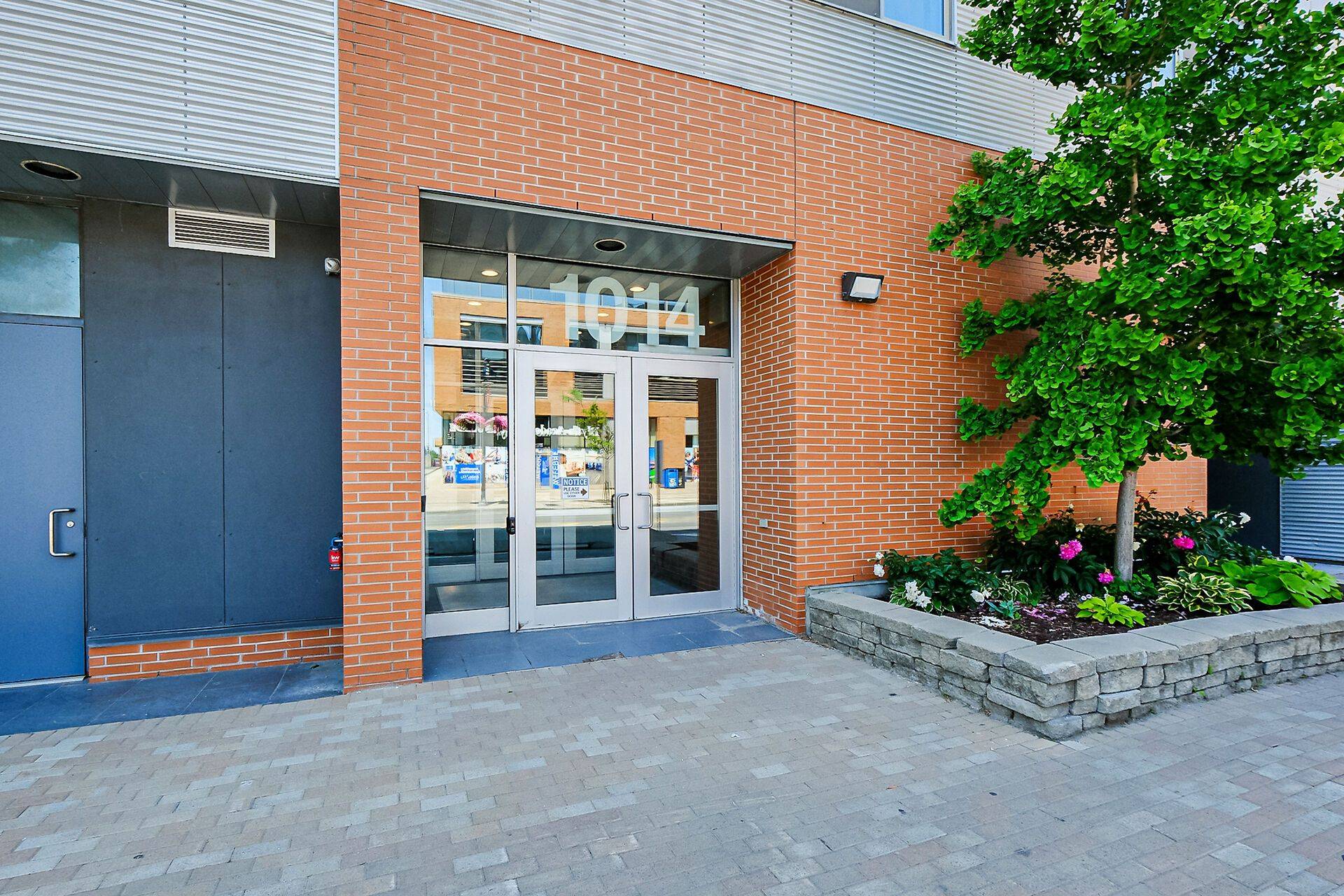 Glebe - Ottawa East And Area, ON K1S 3W8,1014 Bank ST #308