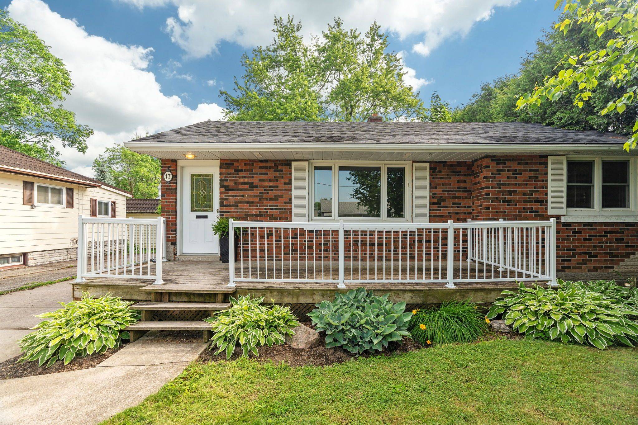 Stratford, ON N5A 6E4,17 Arthur ST