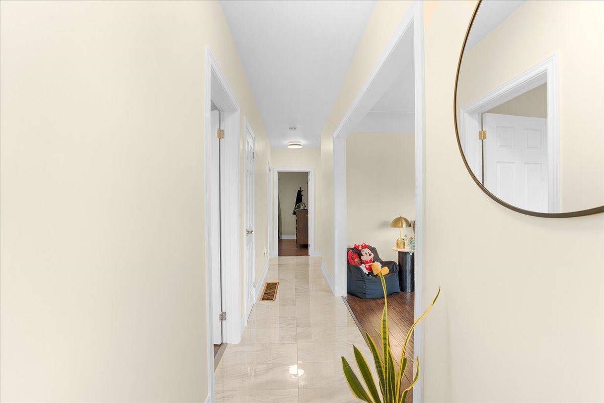 Hamilton, ON L8H 6T4,406 Talbot ST