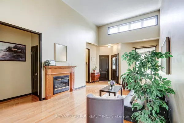 Markham, ON L6C 2S2,61 Manorwood DR