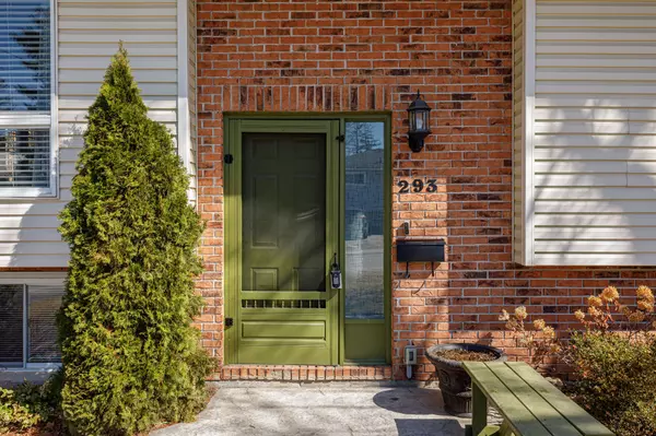 Collingwood, ON L9Y 3M4,293 Robinson ST