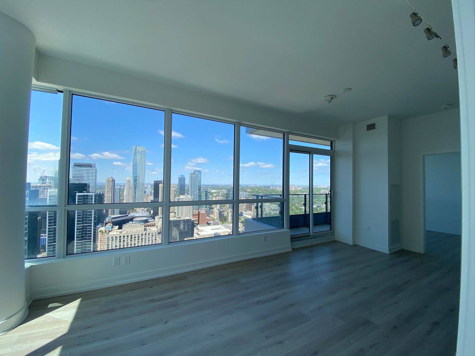 Toronto C08, ON M4W 1H7,395 Bloor ST E #4502