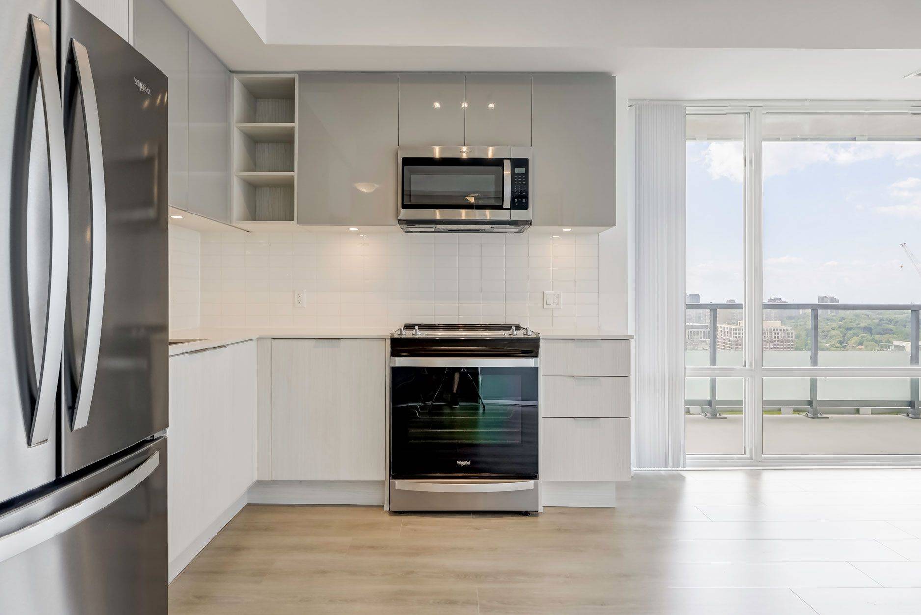 Toronto C10, ON M4S 0E4,25 Holly ST #2209