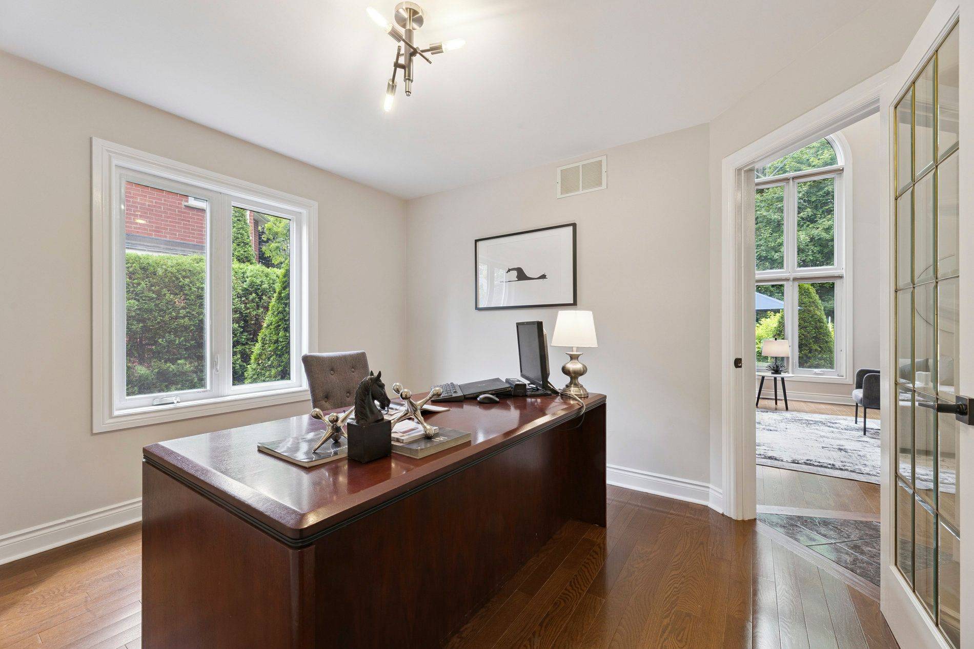 Aurora, ON L4G 6P5,86 Charing CRES