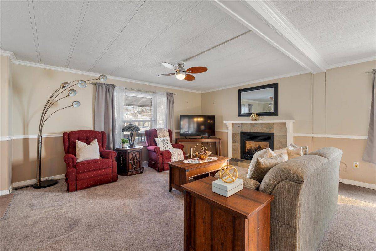 Innisfil, ON L9S 1N3,105 Linden LN