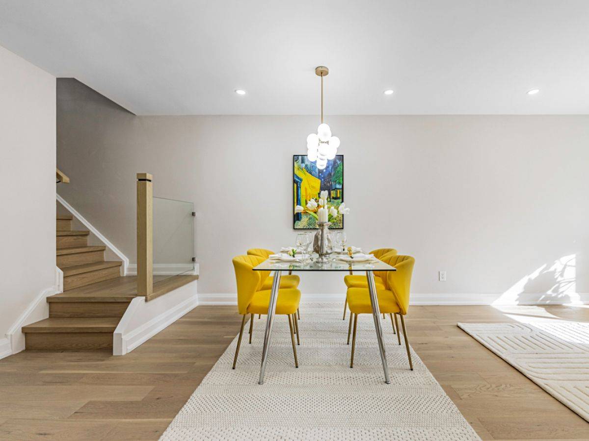 Oakville, ON L6H 3M4,2273 Munn's AVE