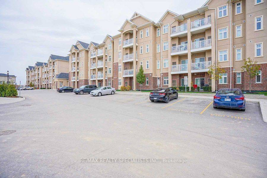 Milton, ON L9T 0Y8,1360 COSTIGAN RD #310