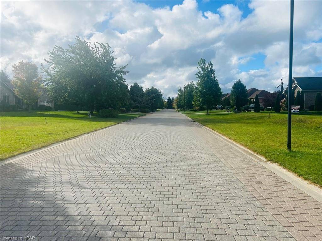 Bluewater, ON N0M 1G0,19 CARRIAGE LN
