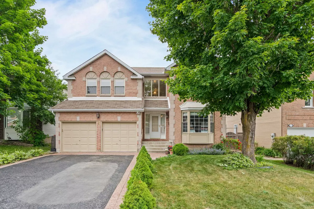 Kanata, ON K2K 2G6,4 Collingwood CRES