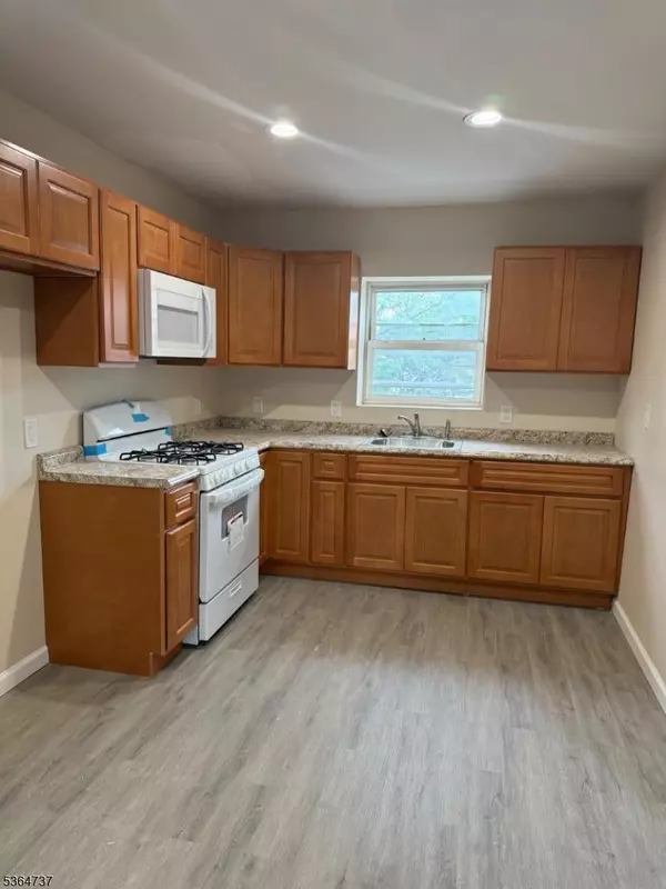 115 Jefferson Ave #2, Elizabeth City, NJ 07201