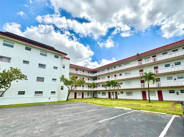 4140 NW 44th Ave #116, Lauderdale Lakes, FL 33319