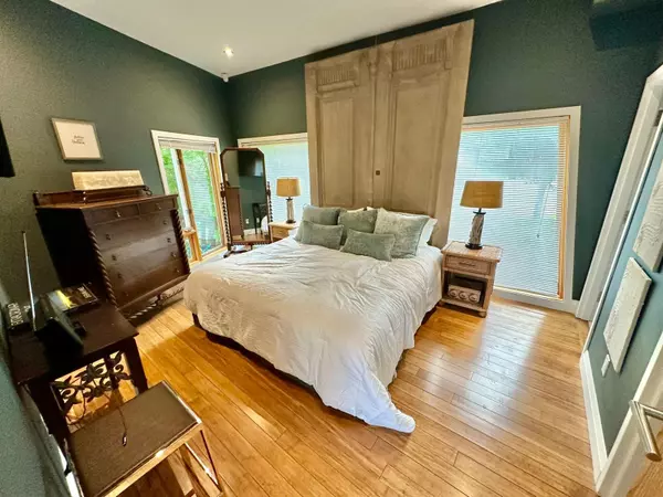 Mississauga, ON L5M 4Z8,5994 River Grove AVE