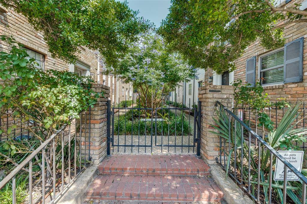 4306 Buena Vista Street #106F,  Dallas,  TX 75205