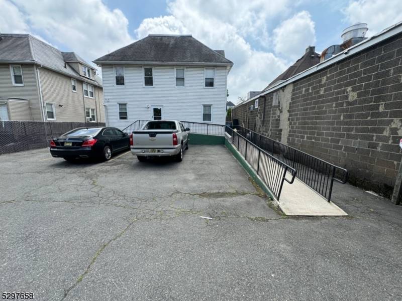 Roselle Boro, NJ 07203,125 E 2Nd Ave