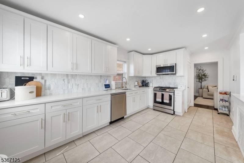 Union Twp., NJ 07083,1697 Van Ness Ter