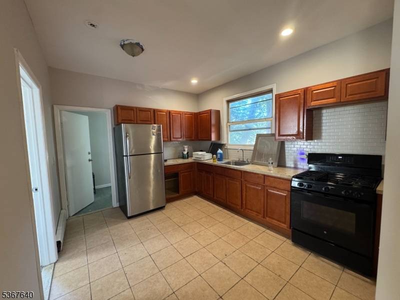 191 21St St #2, Irvington Twp., NJ 07111