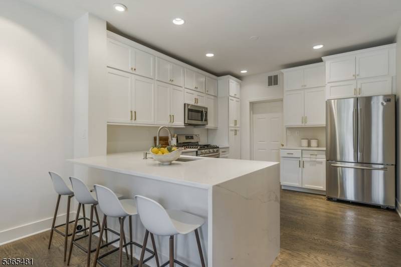 Clifton City, NJ 07013,84 George Russell Way