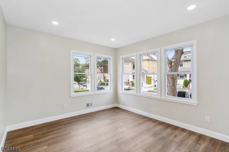 Clifton City, NJ 07011,137 Mahar Ave #2
