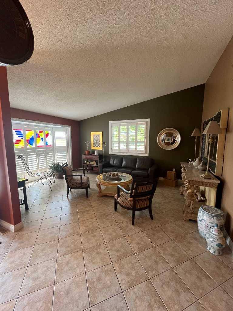 Medicine Hat, AB T1B 2S1,22 Iris CT SE