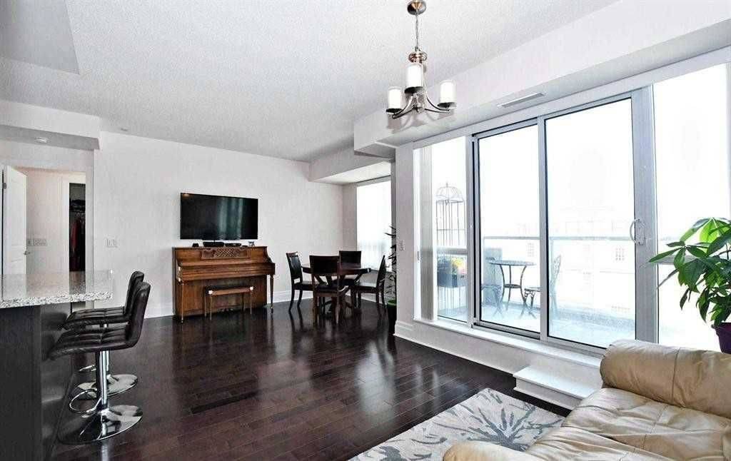 Markham, ON L6G 0B7,21 Upper Duke CRES #405