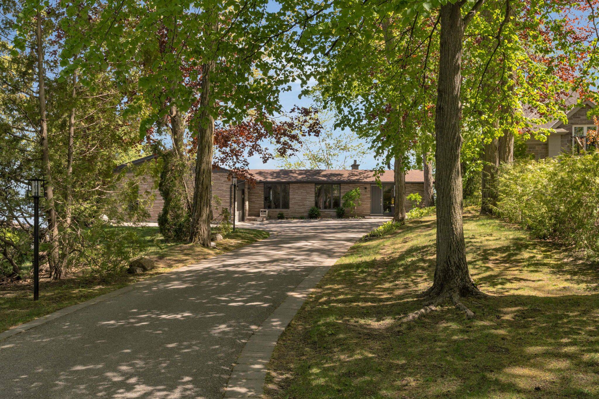 Orillia, ON L3V 3X4,416 Bay ST