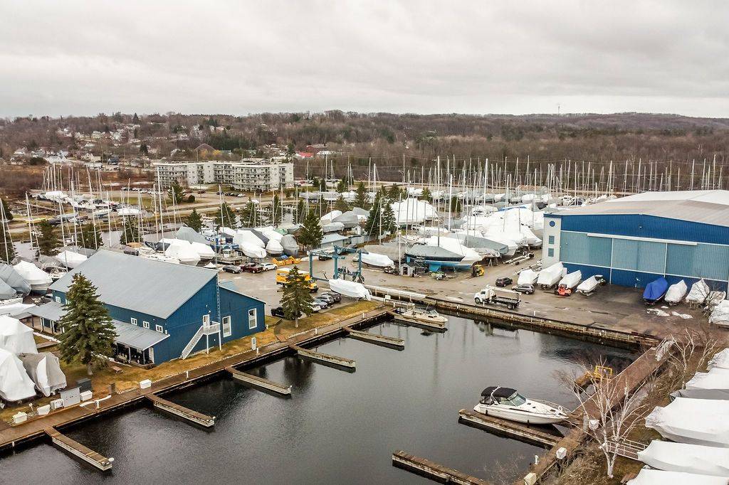 Midland, ON L4R 0G4,592 Bayport BLVD