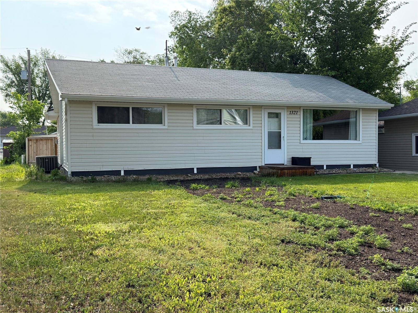 1321 Connaught AVENUE,  Moose Jaw,  SK S6H 4B9