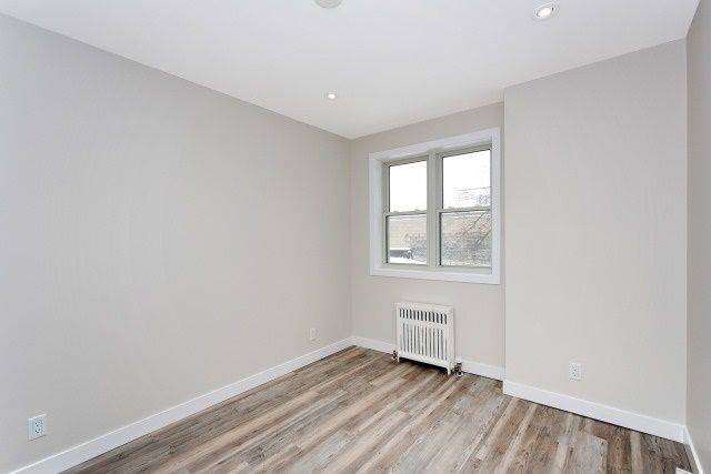 Toronto W06, ON M8W 1N2,3411 Lake Shore BLVD W #1