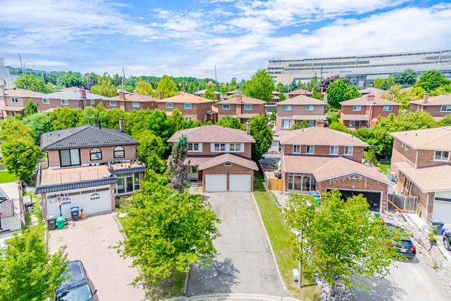 Brampton, ON L6S 3S3,44 Pottery CRES