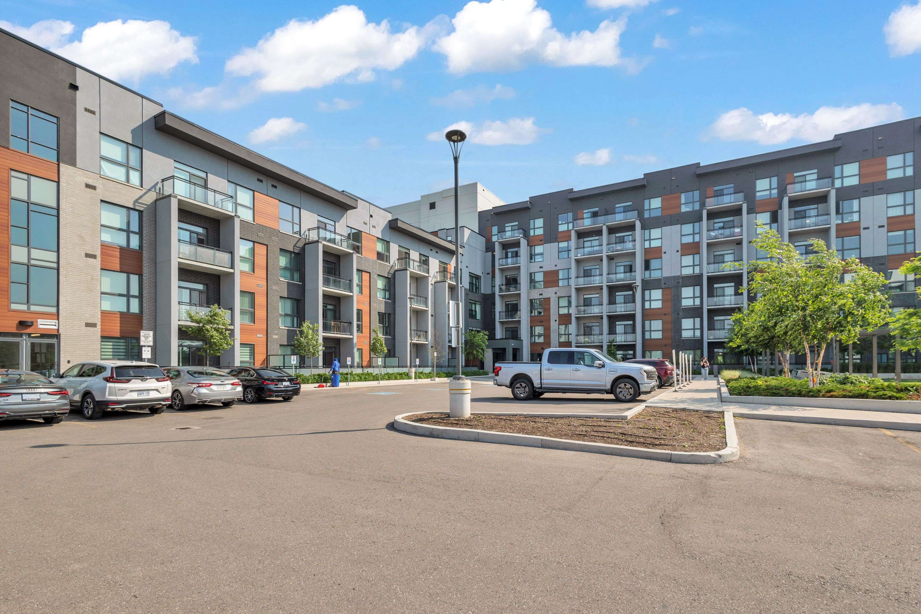 95 Dundas ST W #505, Oakville, ON L6M 5N4