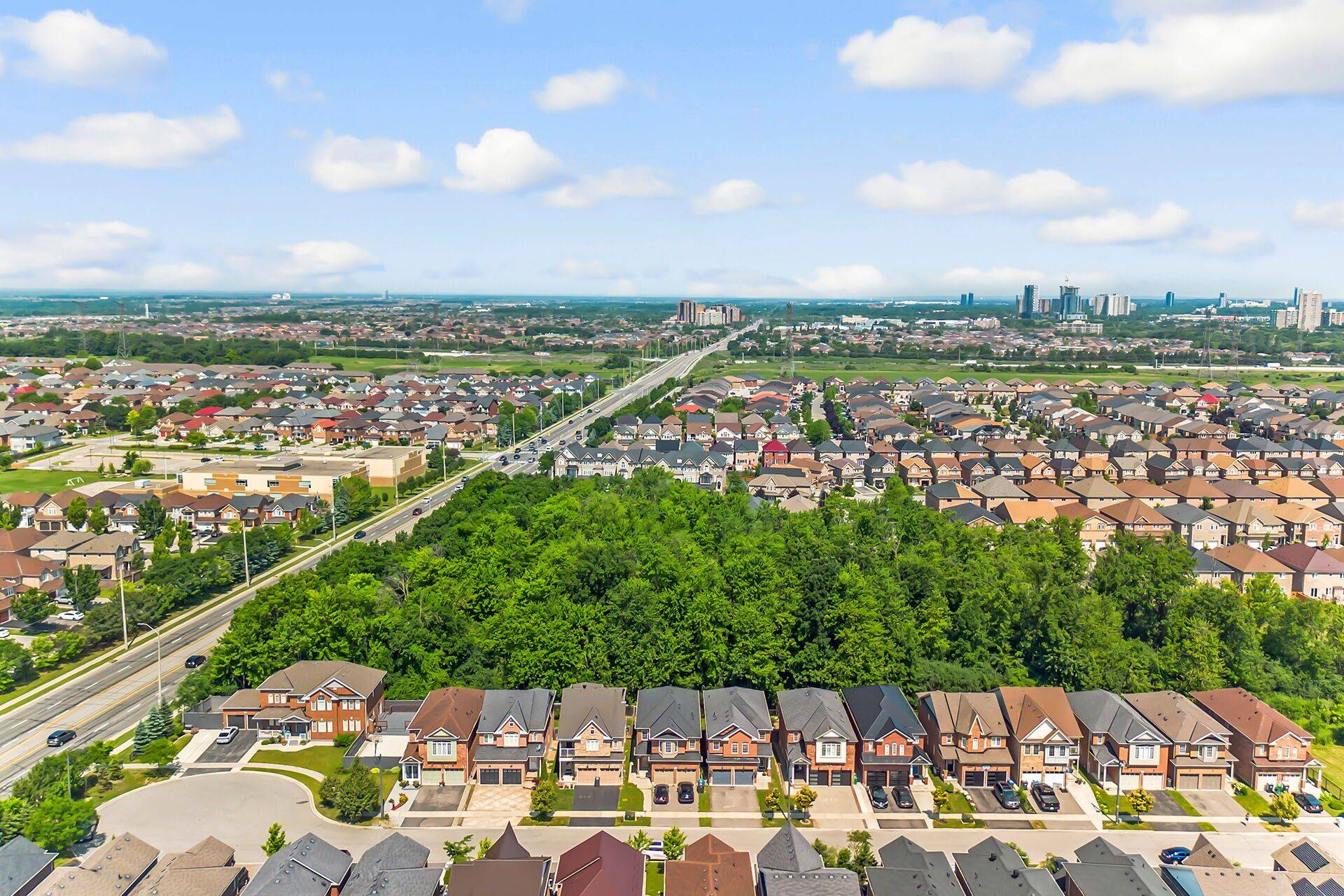 Mississauga, ON L5W 0E2,461 Acumen CT