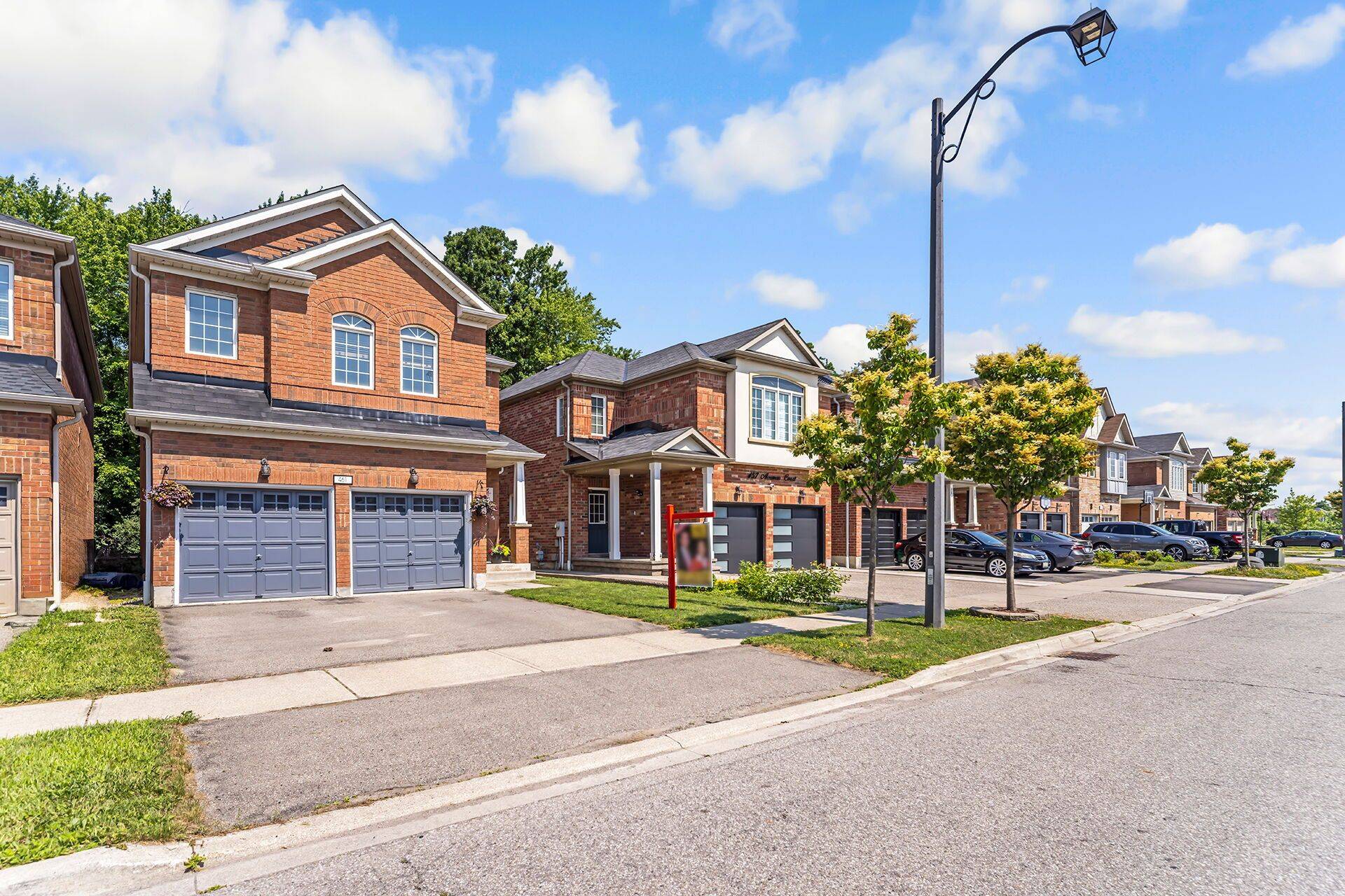 461 Acumen CT, Mississauga, ON L5W 0E2