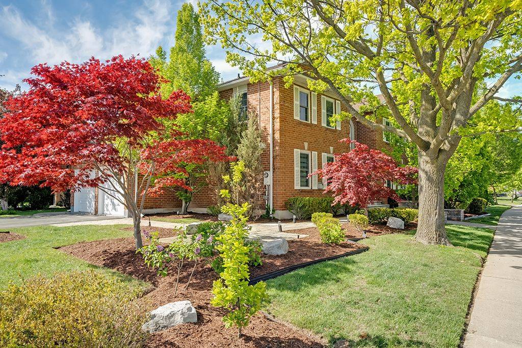 Oakville, ON L6H 4N1,2101 Grosvenor ST