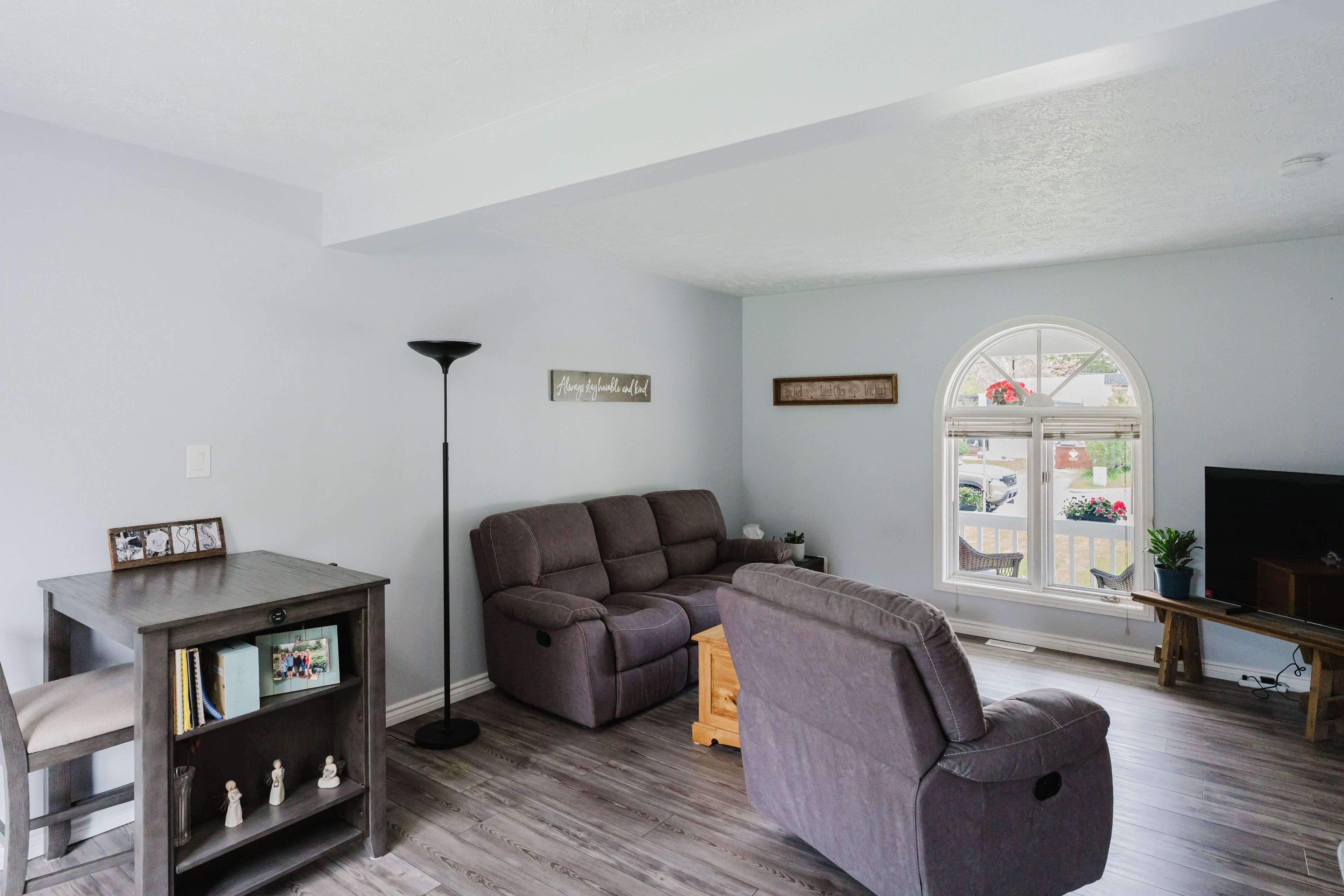 Owen Sound, ON N4K 4R4,1666 3rd AVE W