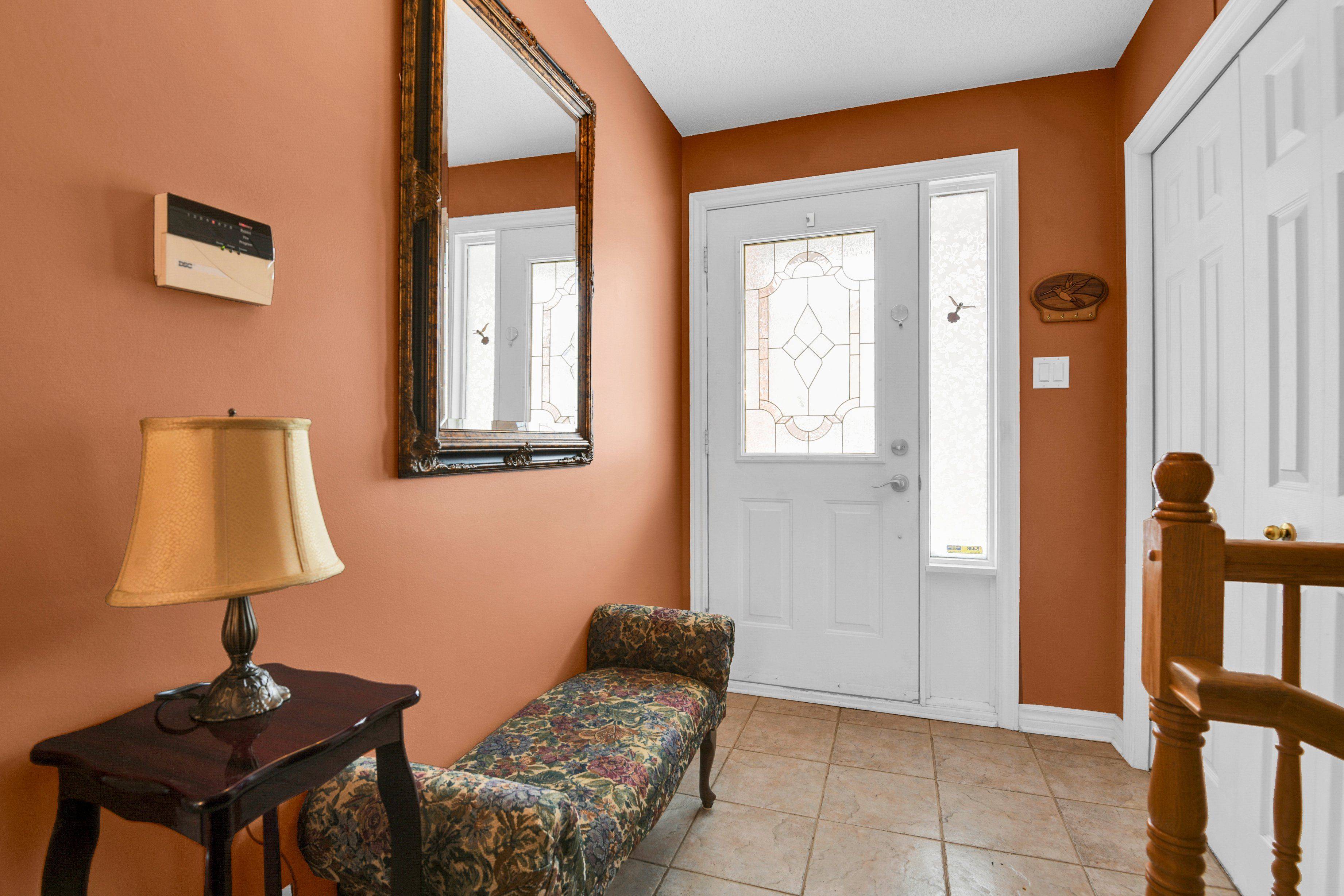 Blackburn Hamlet, ON K1B 1C2,56 Roseanne LN