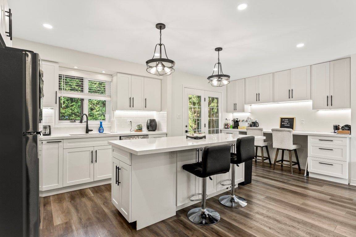 London North, ON N5X 1C6,1543 Stoneybrook CRES