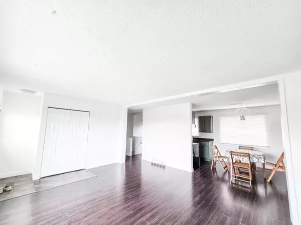 Edson, AB T7E 1J7,1102 55 ST
