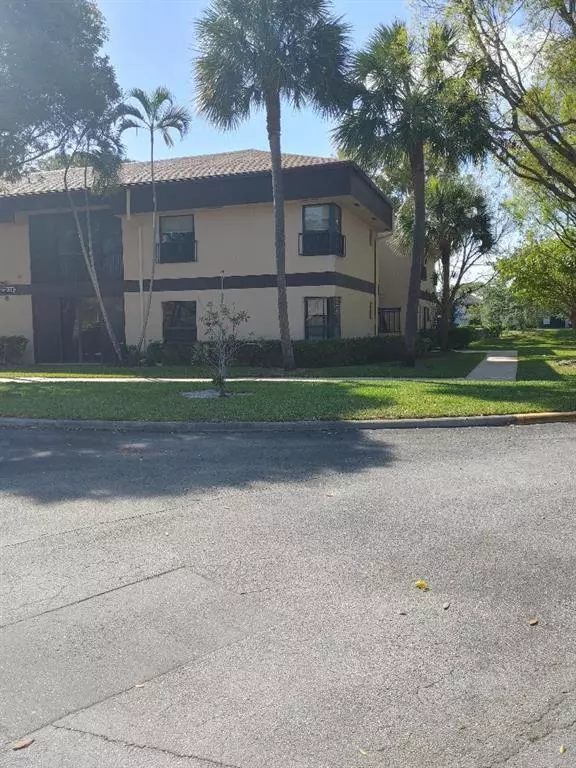 Pompano Beach, FL 33066,2655 N Carambola Cir #1741